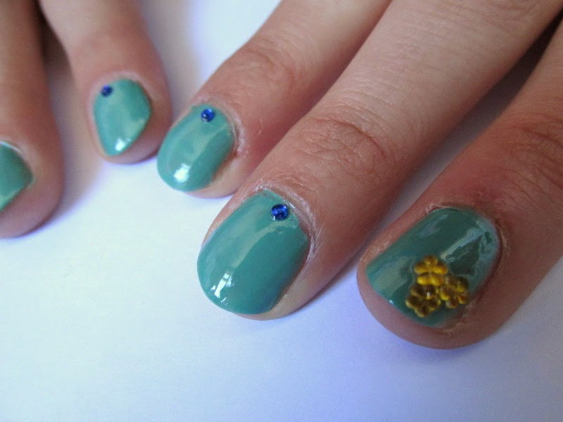 Nail Gems A Tacky Trend...But I Kind Of Love It Pretty and Polished