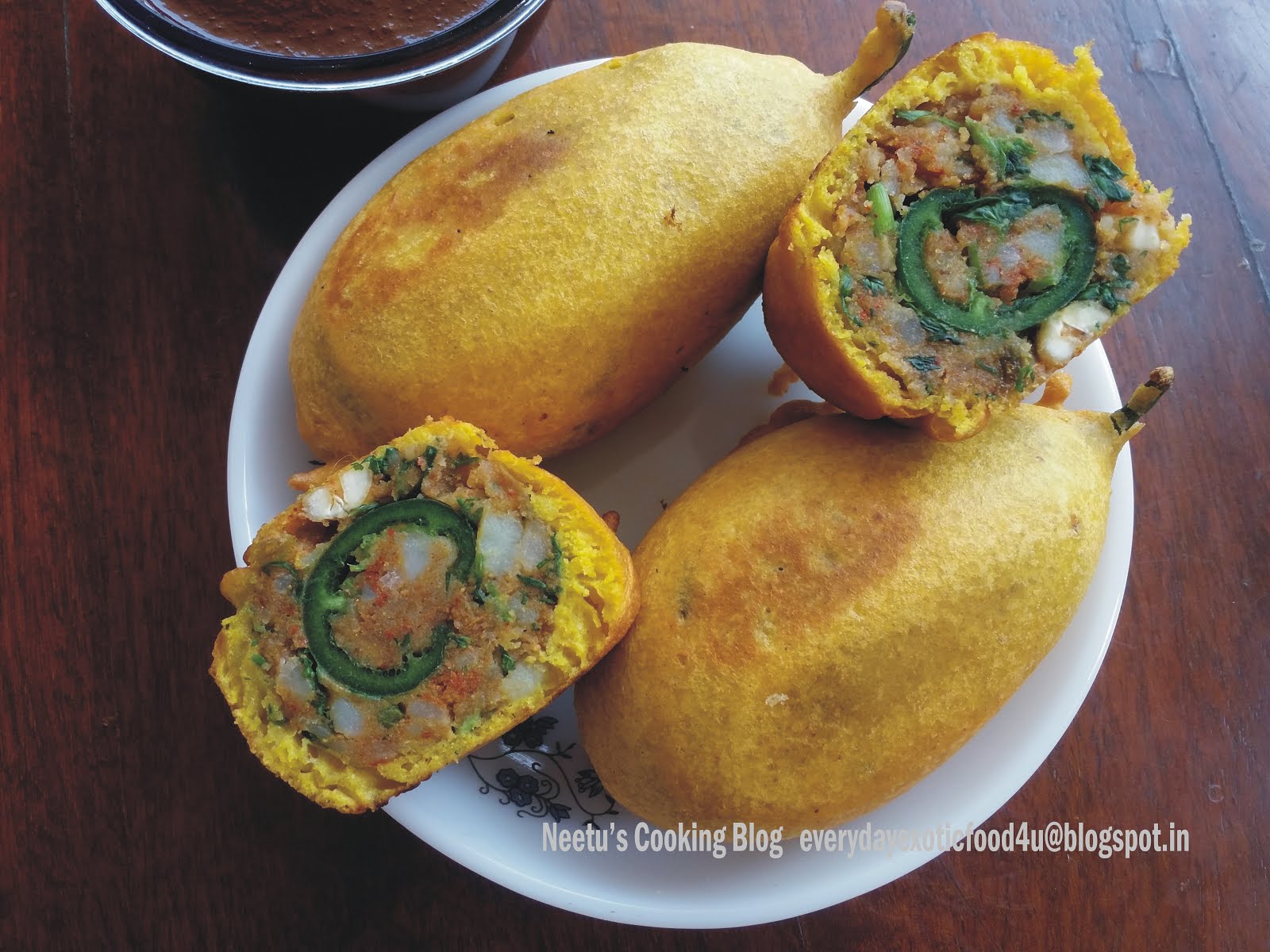 Jodhpuri Mirchi Vada