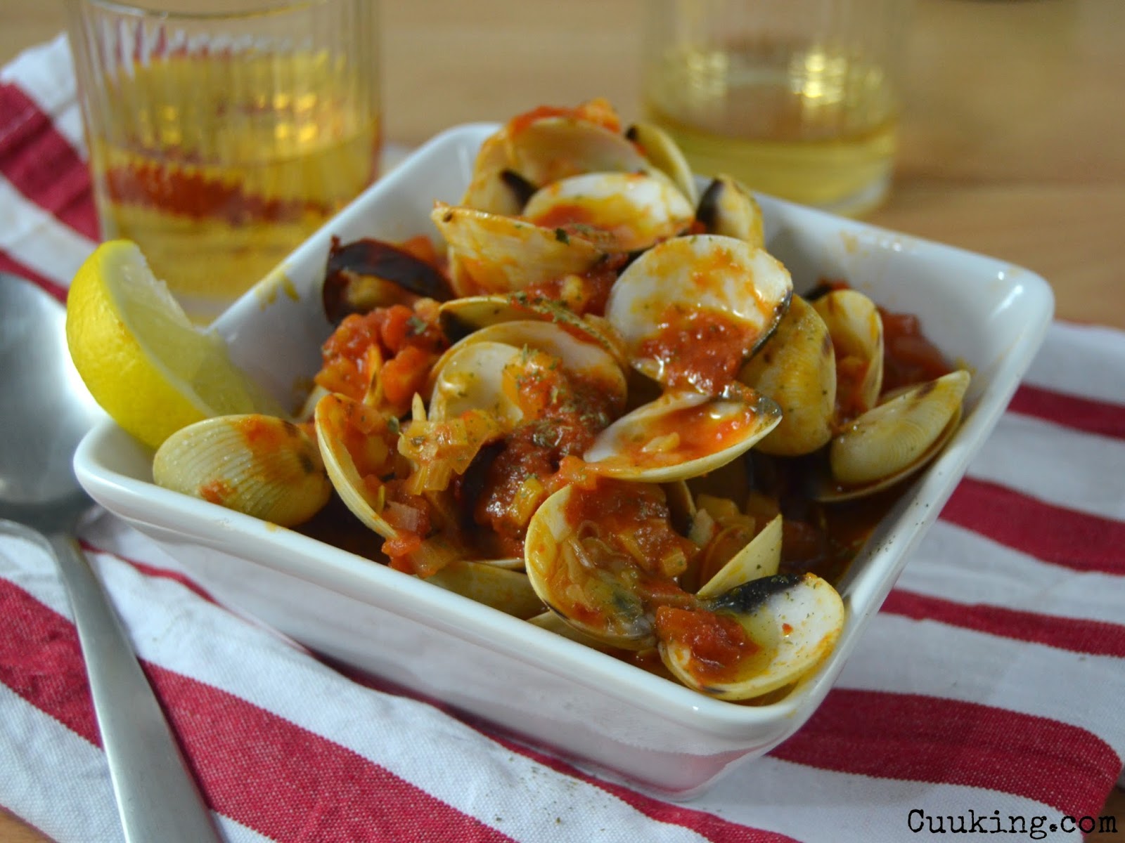 Almejas A La Marinera Con Tomate
