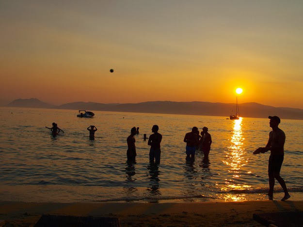 2. They let beautiful moments linger. - 49 Reasons To Love Hellas (Greece) 2. They let beautiful moments linger. - 49 Reasons To Love Hellas (Greece)