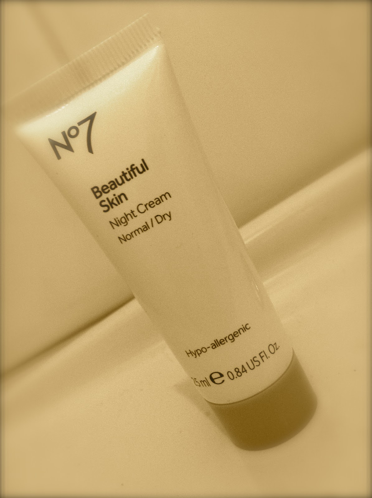 Not Your Average No7 ‘Beautiful Skin’ Facial Cleanser Review