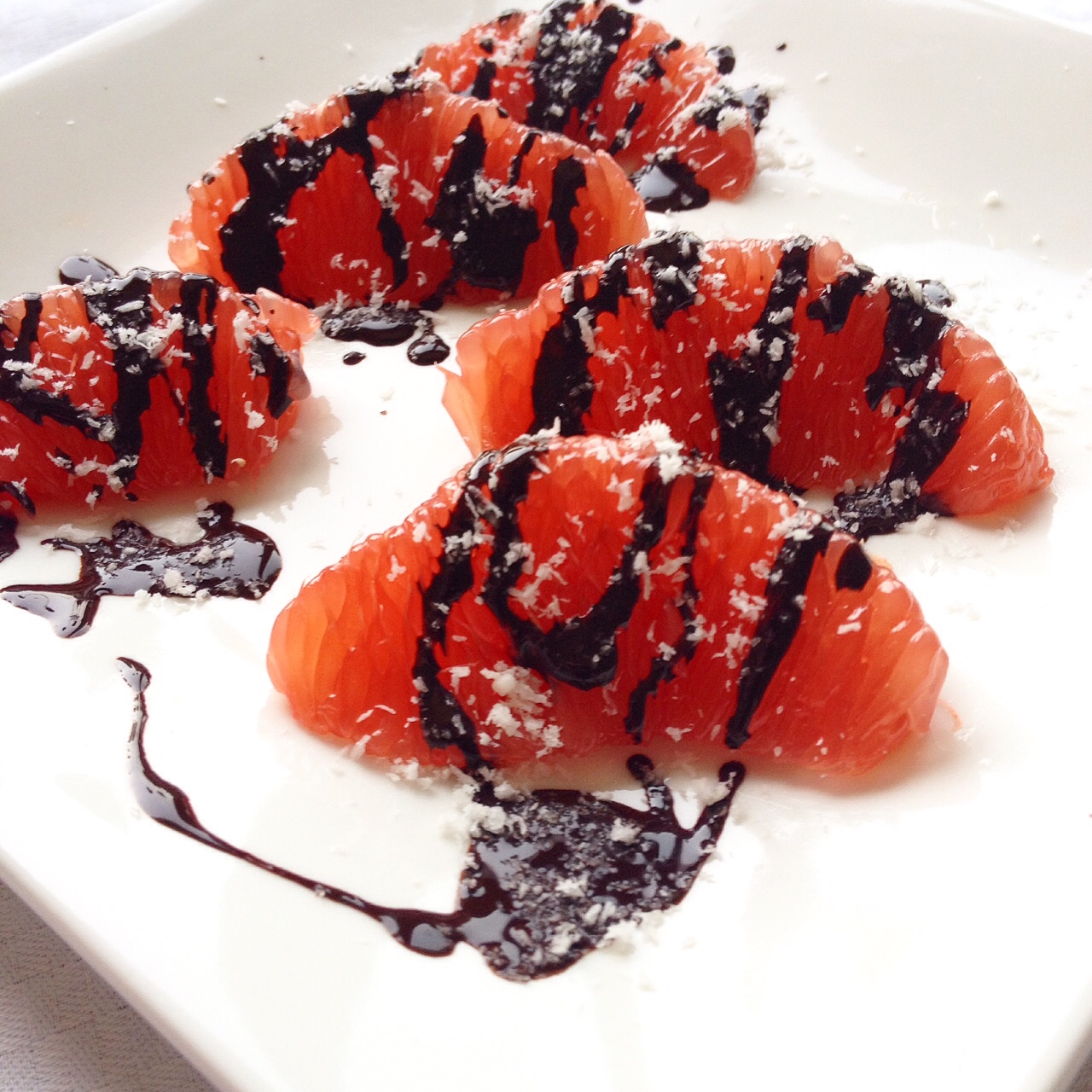 Grapefruit with dark chocolate (paleo, dates, nuts, gluten, flour