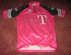 fuschia / pink bike jersey that seems to prompt people to yell 'fag' from their cars