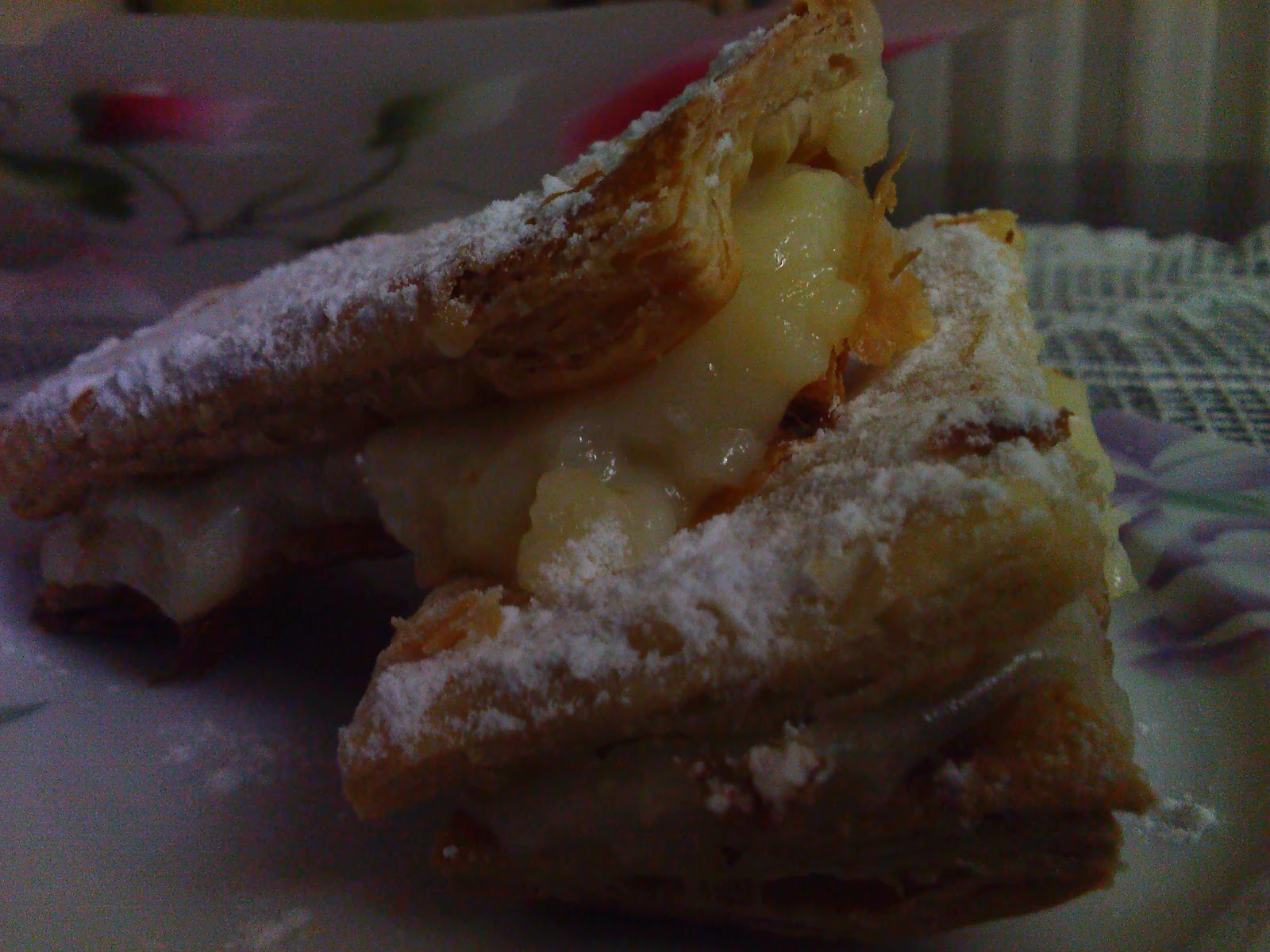 İpeğinminikelleri Milföyde muhallebi (Yalancı laz böreği)