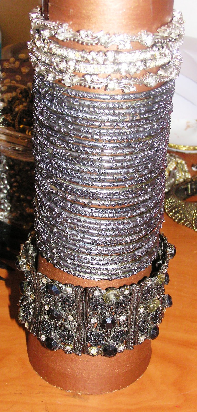 DIYArm Candy Holder ASQgenerates Style