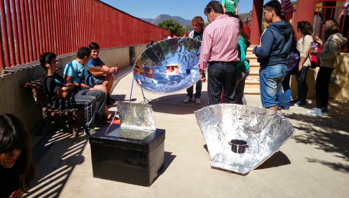 IES Lanjarón, blog principal: Cocina solar en nuestro patio