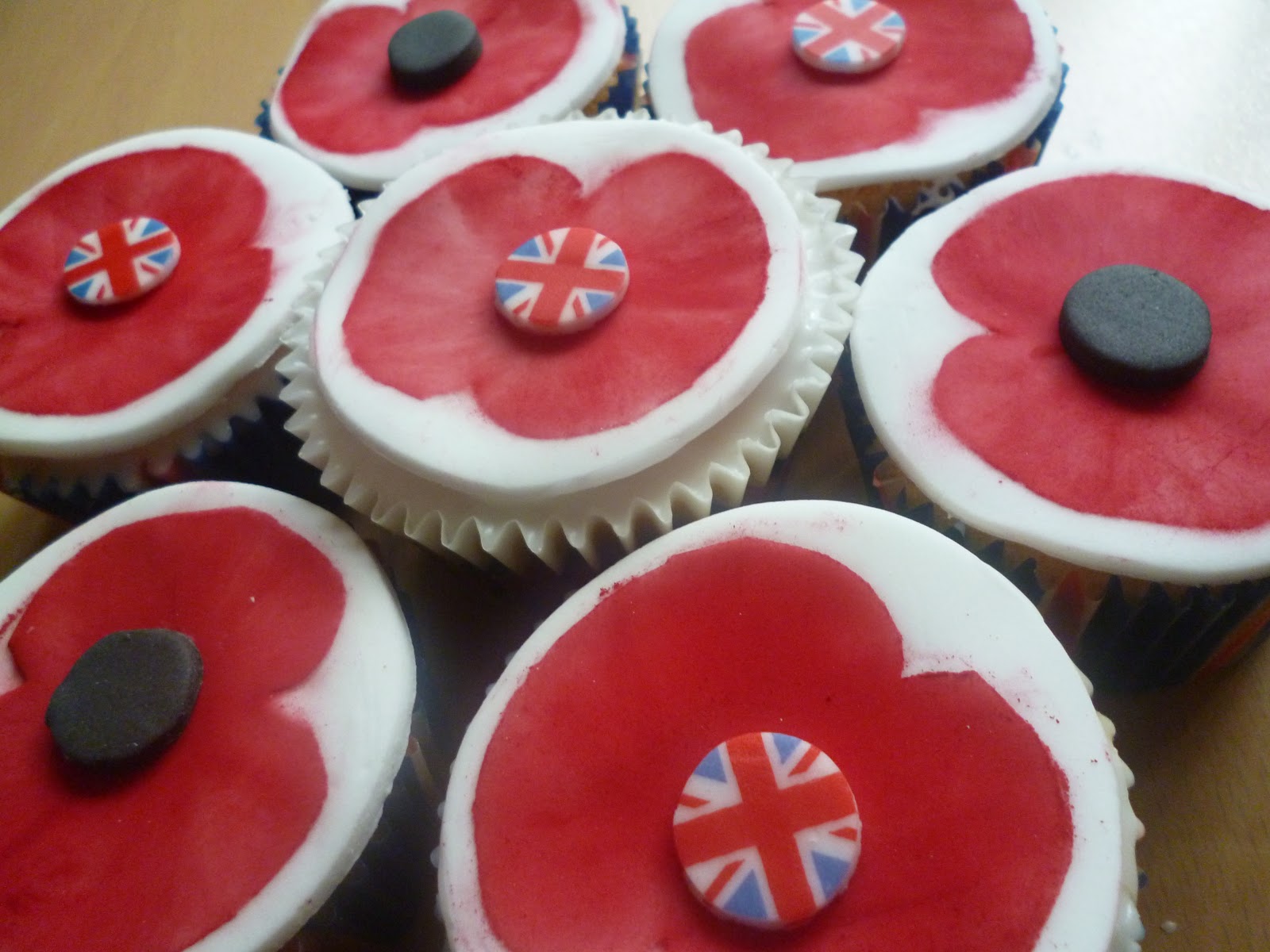 Poppy Cakes for Remembrance Day Garden, Tea, Cakes and Me