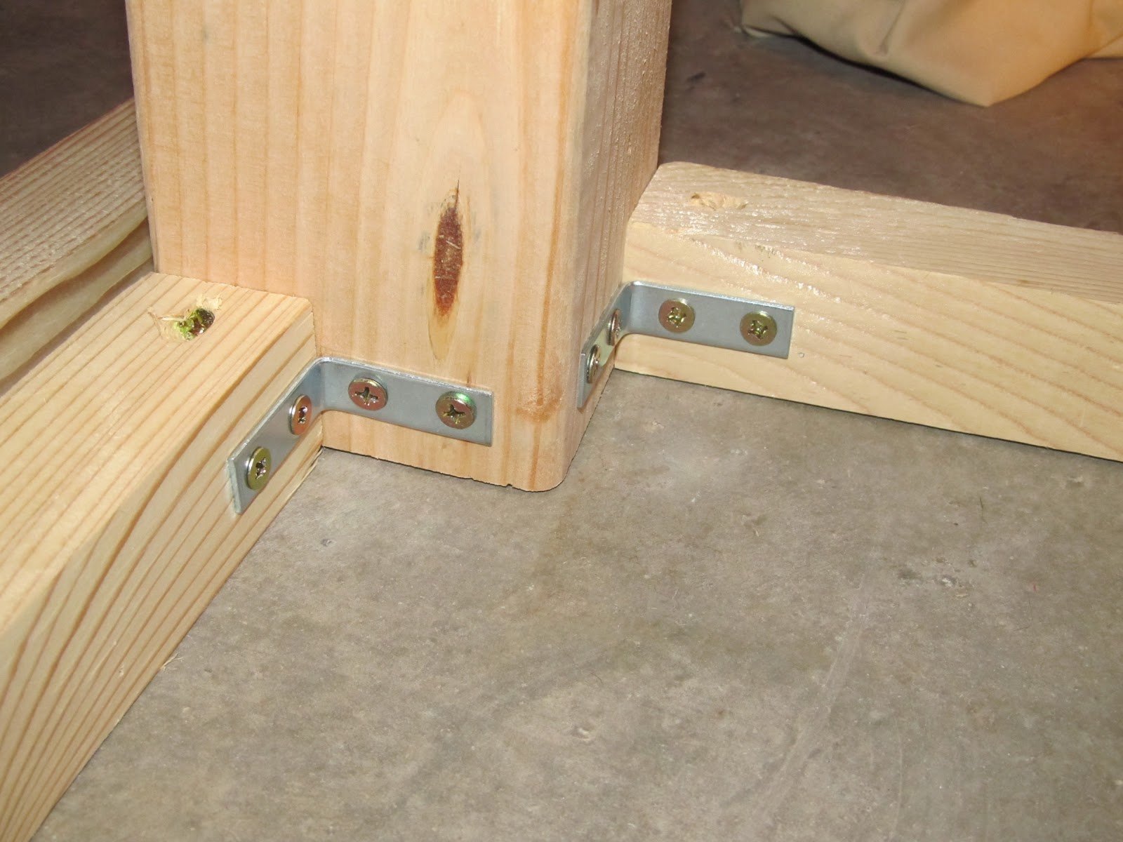 NapTime Craft DIY Laundry Riser Tutorial