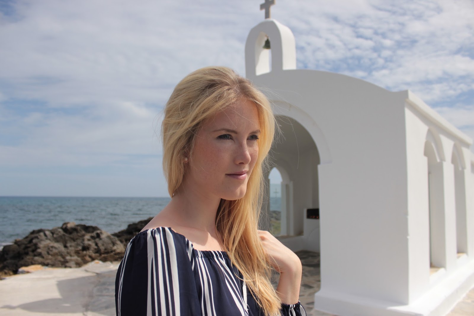TheBlondeLion Outfit Fashion Off Shoulder blue white stripes Georgioupoli Kreta TheBlondeLion Outfit Fashion Off Shoulder blue white stripes Georgioupoli Kreta