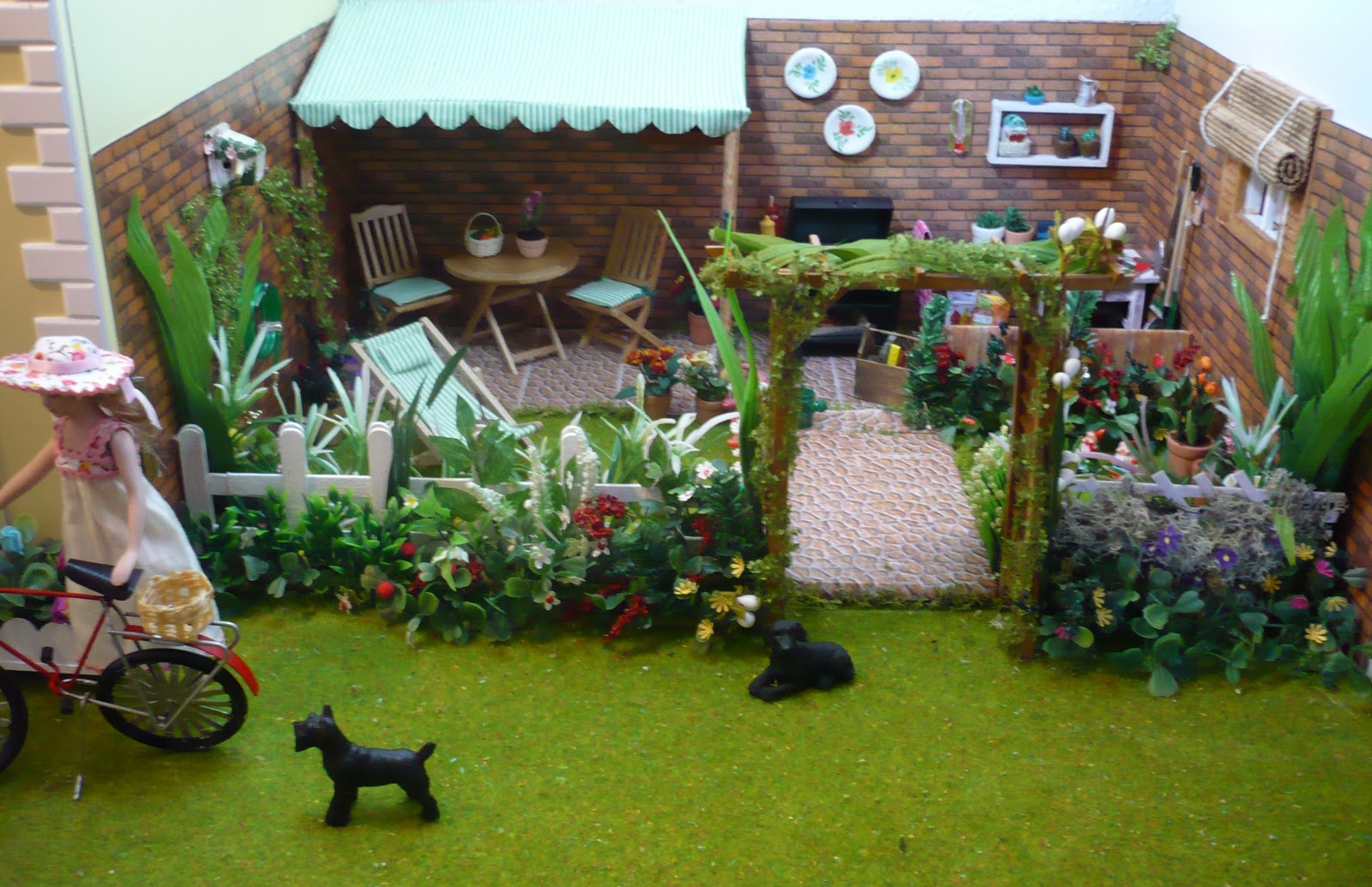 Make Miniature Plants and Flowers for Dolls House and Model Scenes