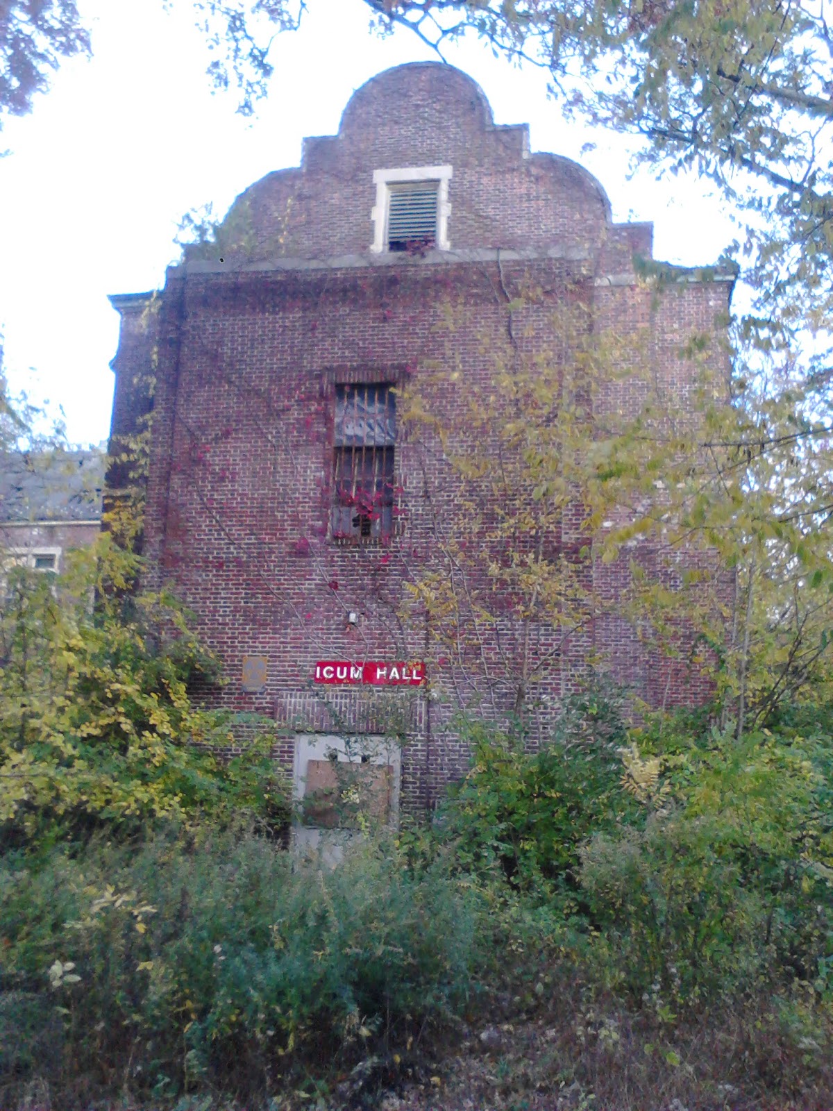 GHOSTS OF MAYFLOWER A PENNHURST HAUNTING TINICUM BUILDING PENNHURST
