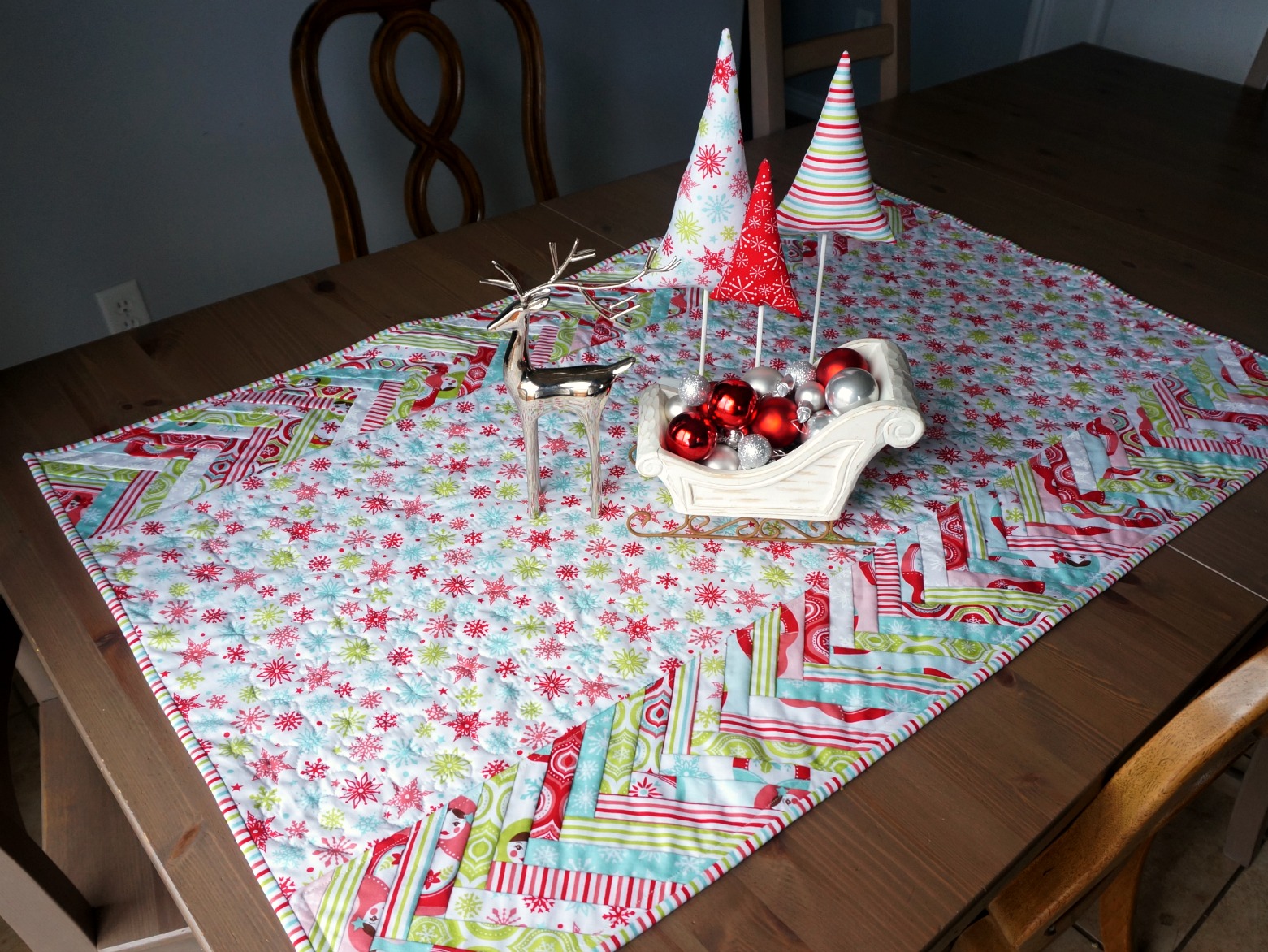 Ameroonie Designs Antique Ribbon Table Runner Pattern Review