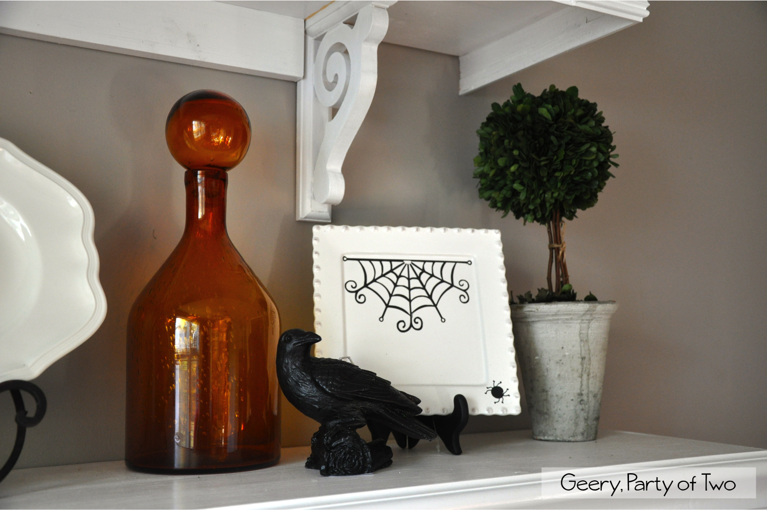 Geery, Party of Two Dining Room Shelves & Decorating for Halloween