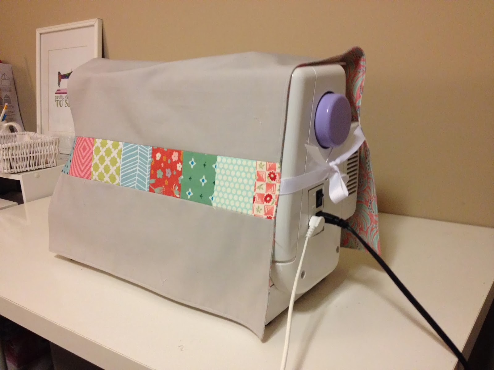 she can quilt Anna's Quick and Easy Sewing Machine Cover a 2013 FAL