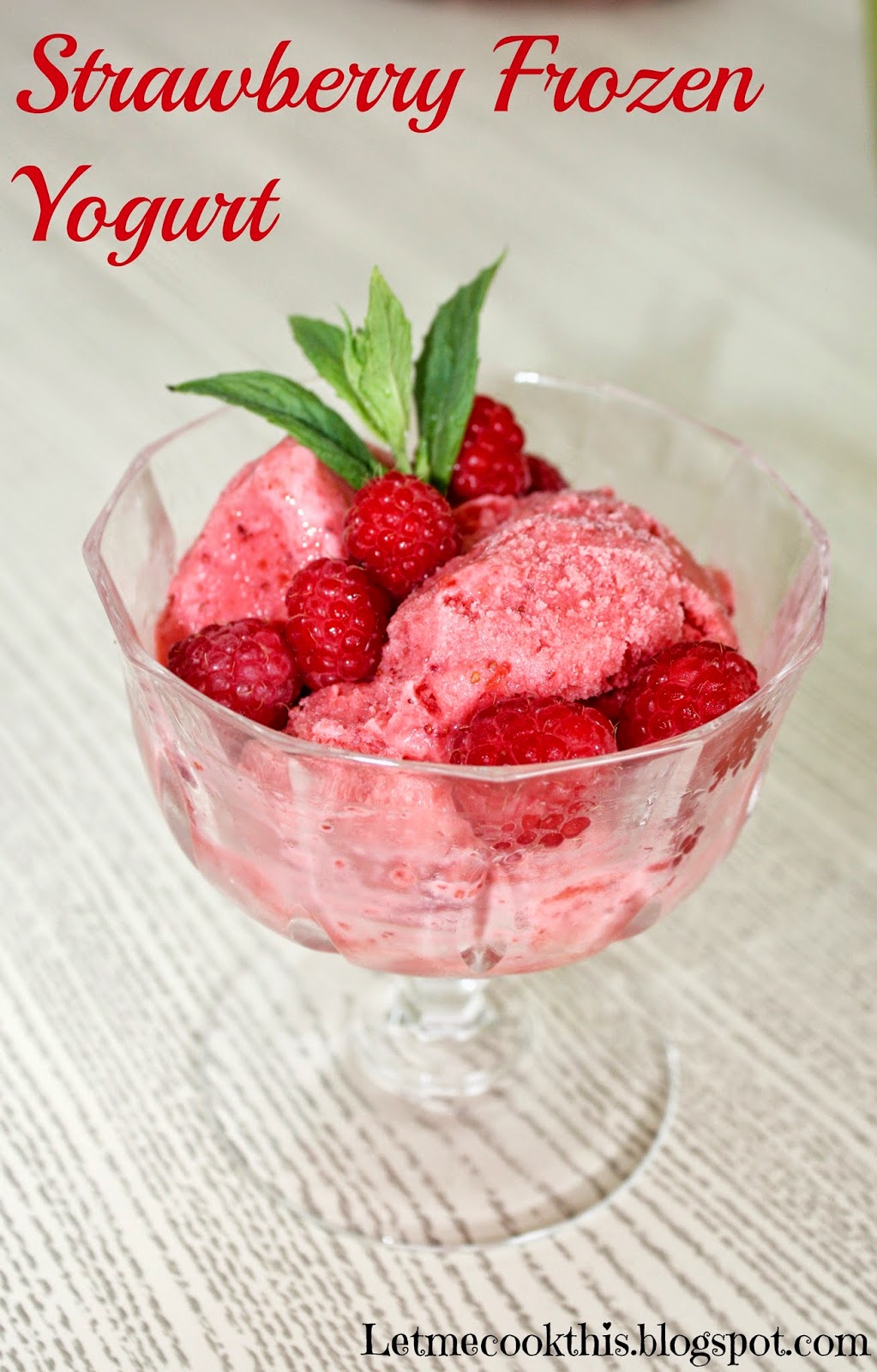 Strawberry-frozen-yogurt