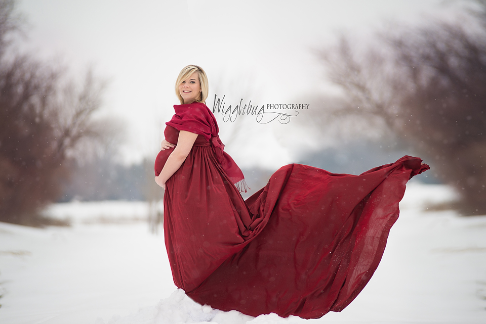 Beautiful Outdoor Belly Maternity photos in Winter with flowing dresses DeKalb, Sycamore, Geneva, IL 