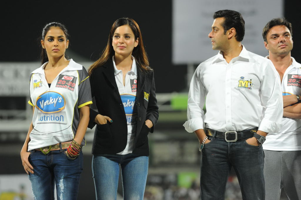 Bollywood Actresses at CCL 2 Opening Ceremony in Dubai1 - Hot Babes at CCL 2 Opening Ceremony