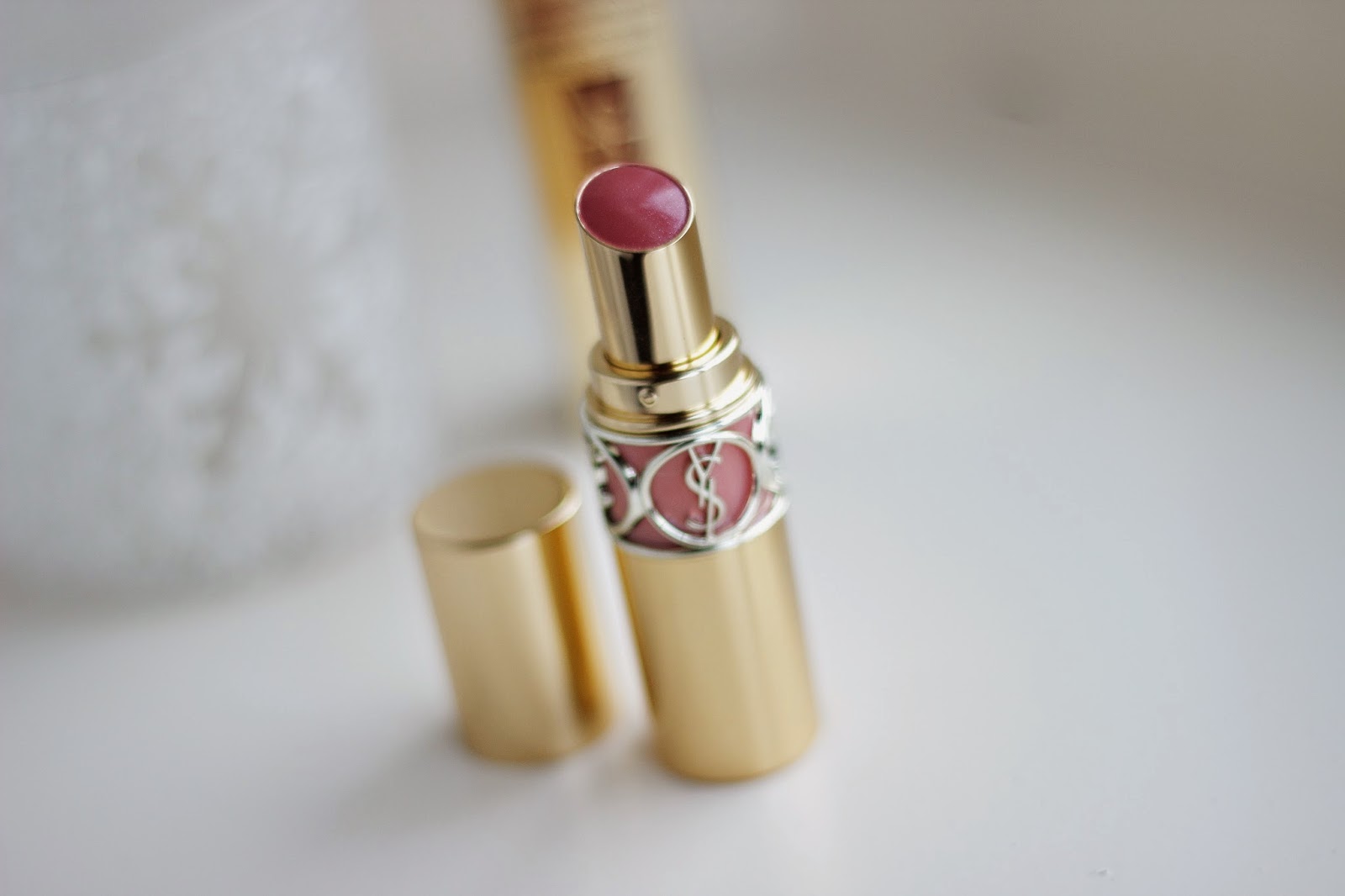 YSL Rouge Volupté Shine 8 Pink in confidence