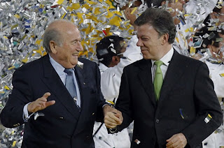 Presidente Santos pide técnico extranjero para la Selección
