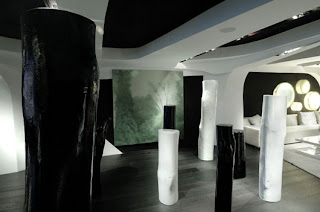 Black and White Store Interior in Madrid by A-Cero Architects