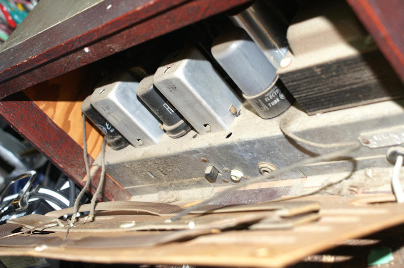 Robert's Tech blog. B100 Radio Restoration