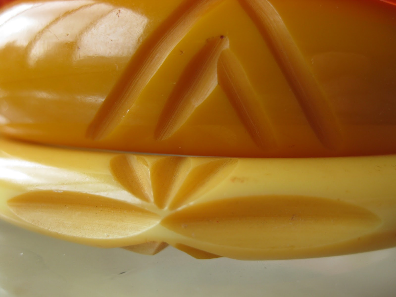 How to Identify Bakelite / VaVoom Vintage Vintage Fashion, Hair