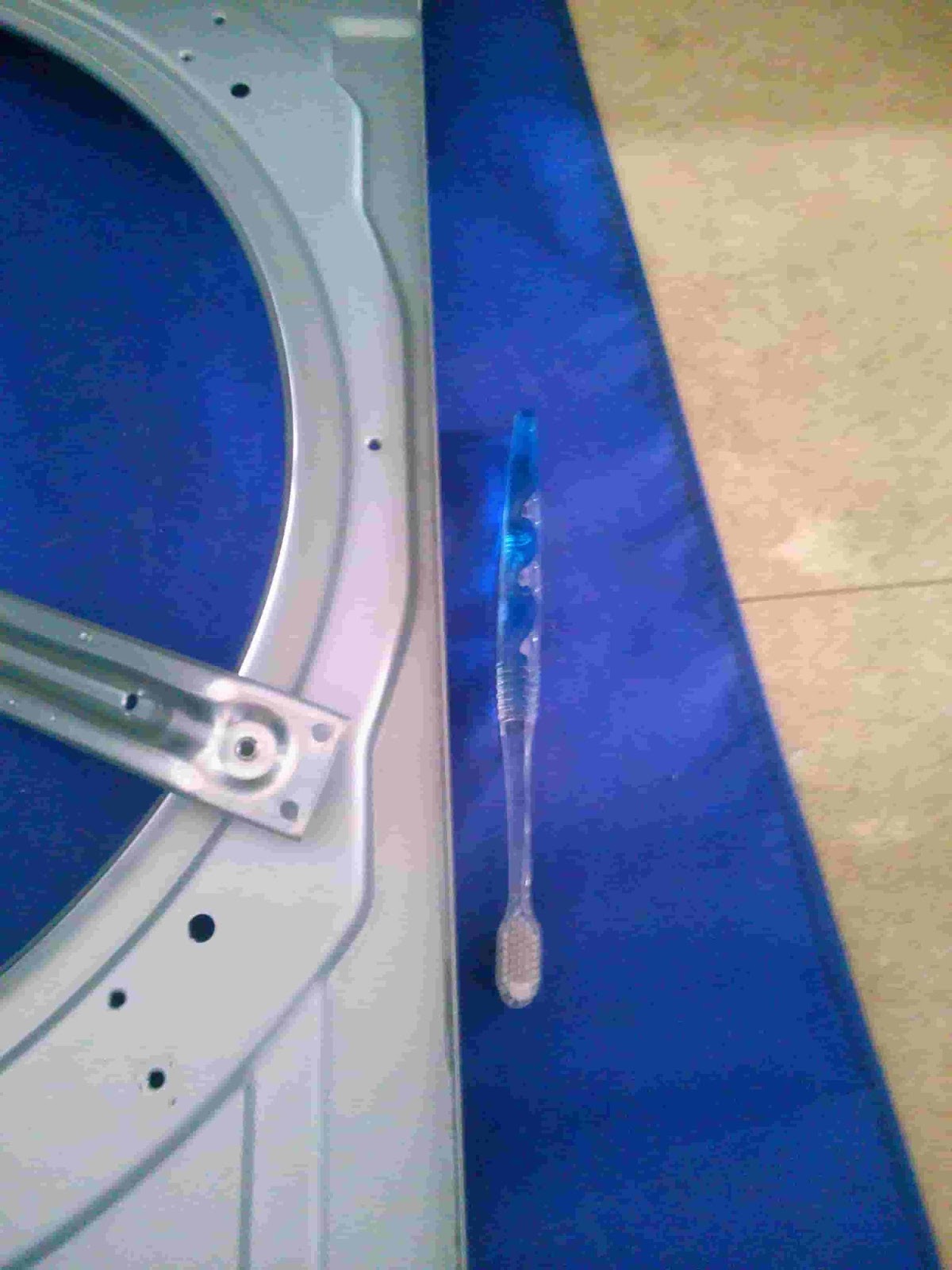 洗濯機の乾燥フィルター掃除部分に歯ブラシ落とした修理代 せきらら白書～備忘録～