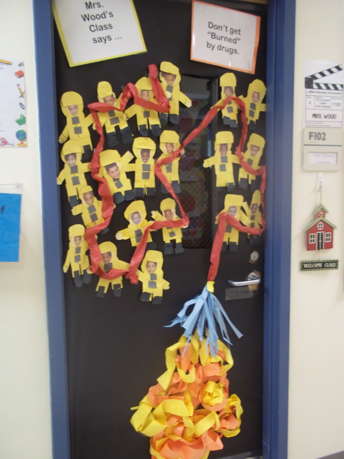 Mrs Wood S Kindergarten Class Red Ribbon Week Door Decorating