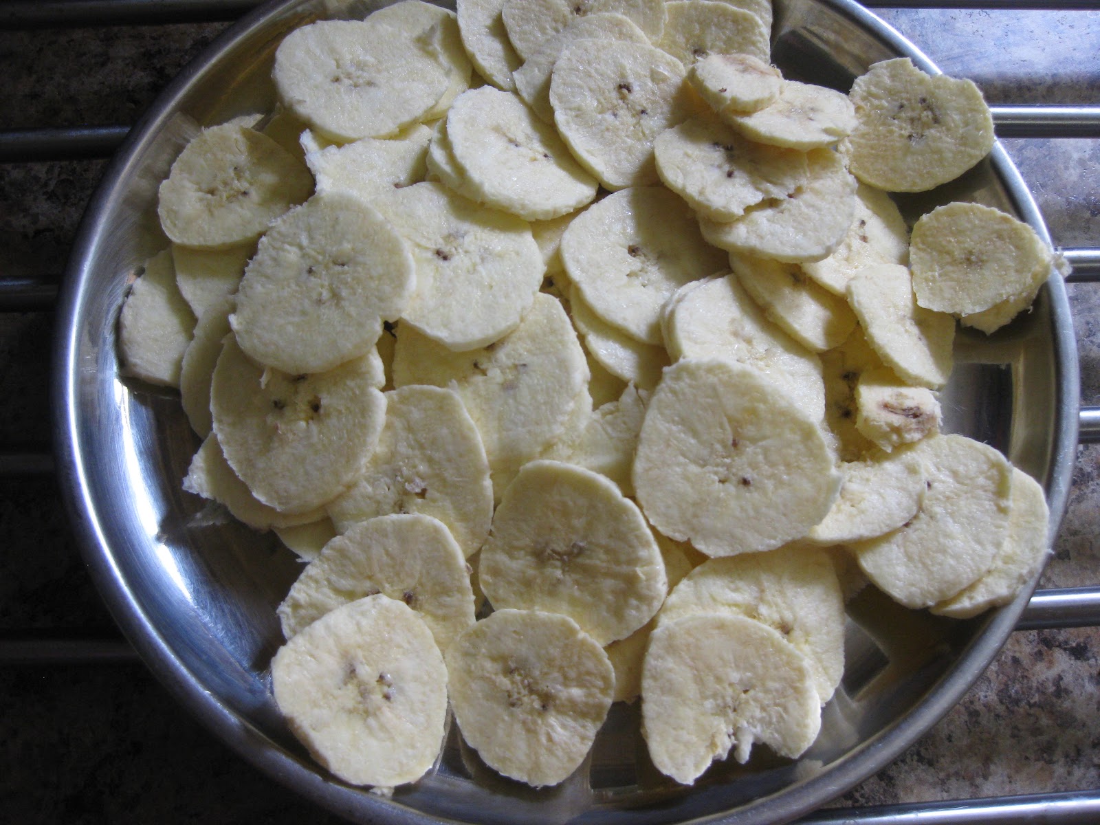 Nendran Vazhakkai Chips/Raw Banana Chips Nalini'sKitchen