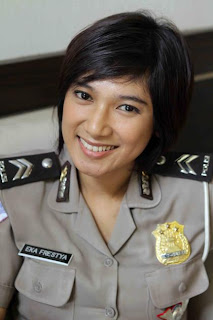 Briptu Eka Frestyan (Polwan Cantik)