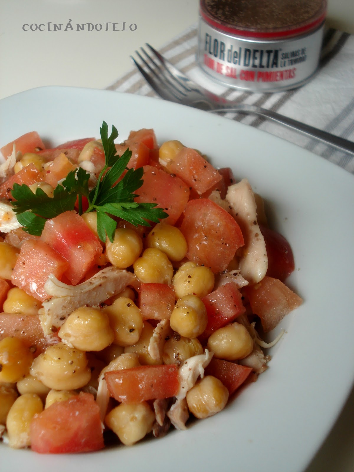 Cocinándotelo ENSALADA TEMPLADA DE GARBANZOS CON POLLO