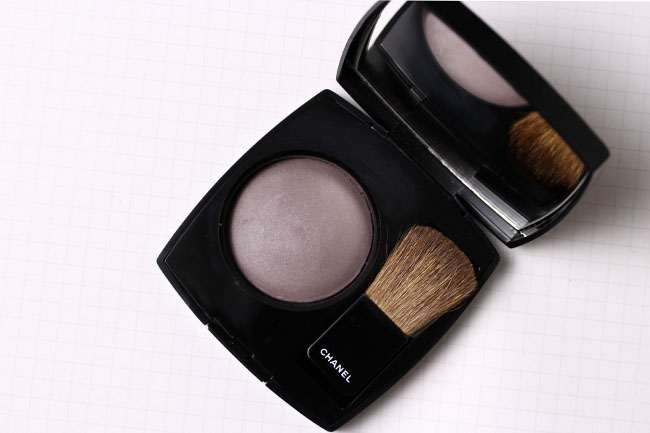Messy Wands: Chanel Notorious Sculpting Veil for Eyes and Cheeks Swatch