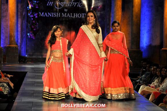 Nita Ambani - (30) - Manish Malhotra 'Mijwan-Sonnets in Fabric' fashion show Photos
