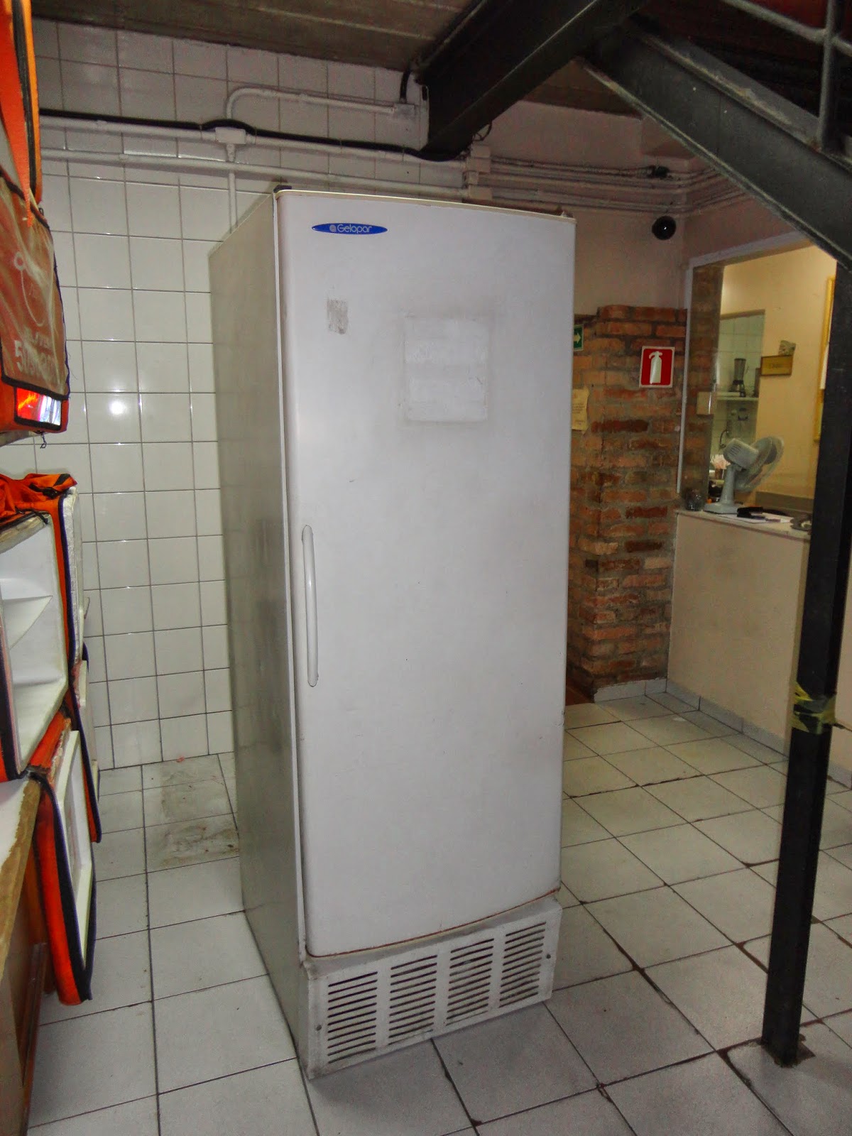 Envelopamento de Geladeiras "Novas de Novo" Freezer Gelopar 580 litros