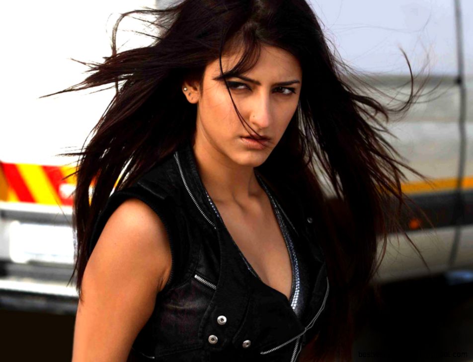 shruti hassan in luck hd wallpapers Get Latest Wallpapers shruti hassan in luck hd wallpapers Get Latest Wallpapers