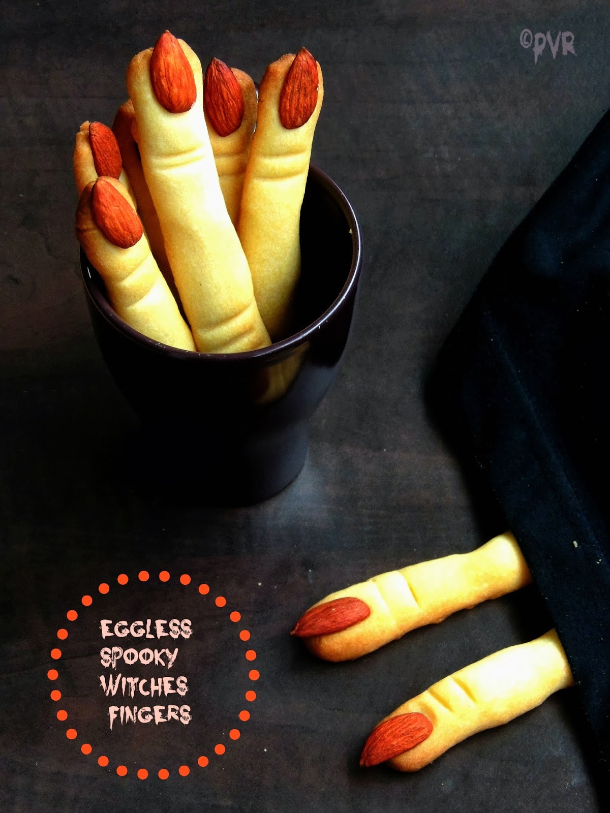 Priya's Versatile Recipes: Eggless Spooky Witch Fingers