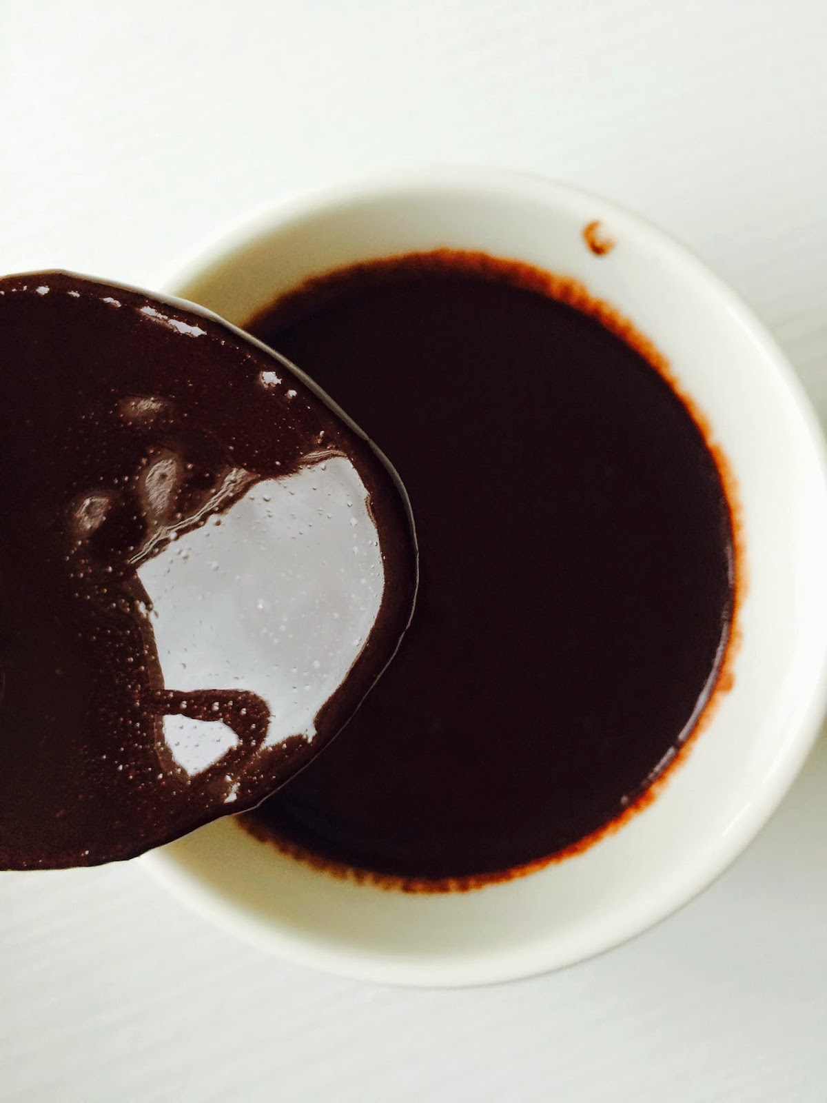 Bade�nin Şekeri Bitter Çikolata Sosu / Bitter Chocolate Sauce