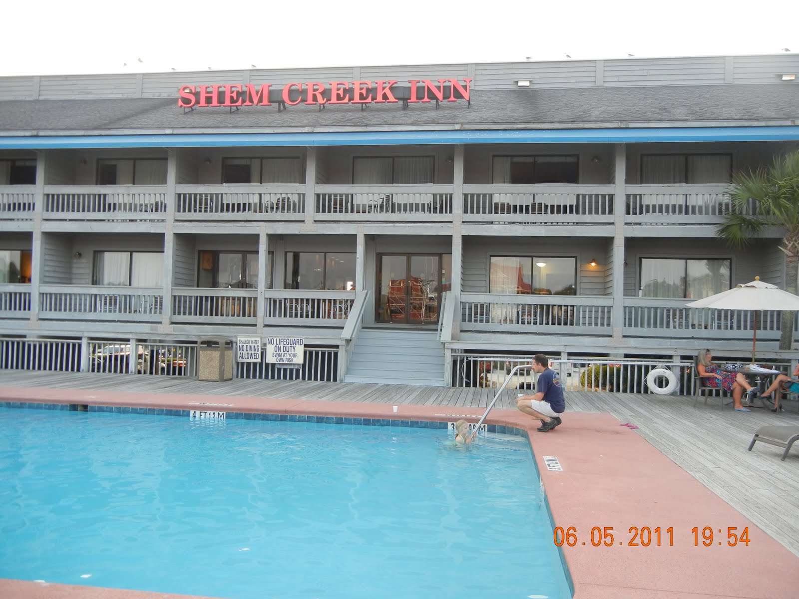 Shem Creek Inn
