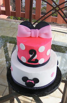 MINNIE MOUSE Cake for a 2 year old