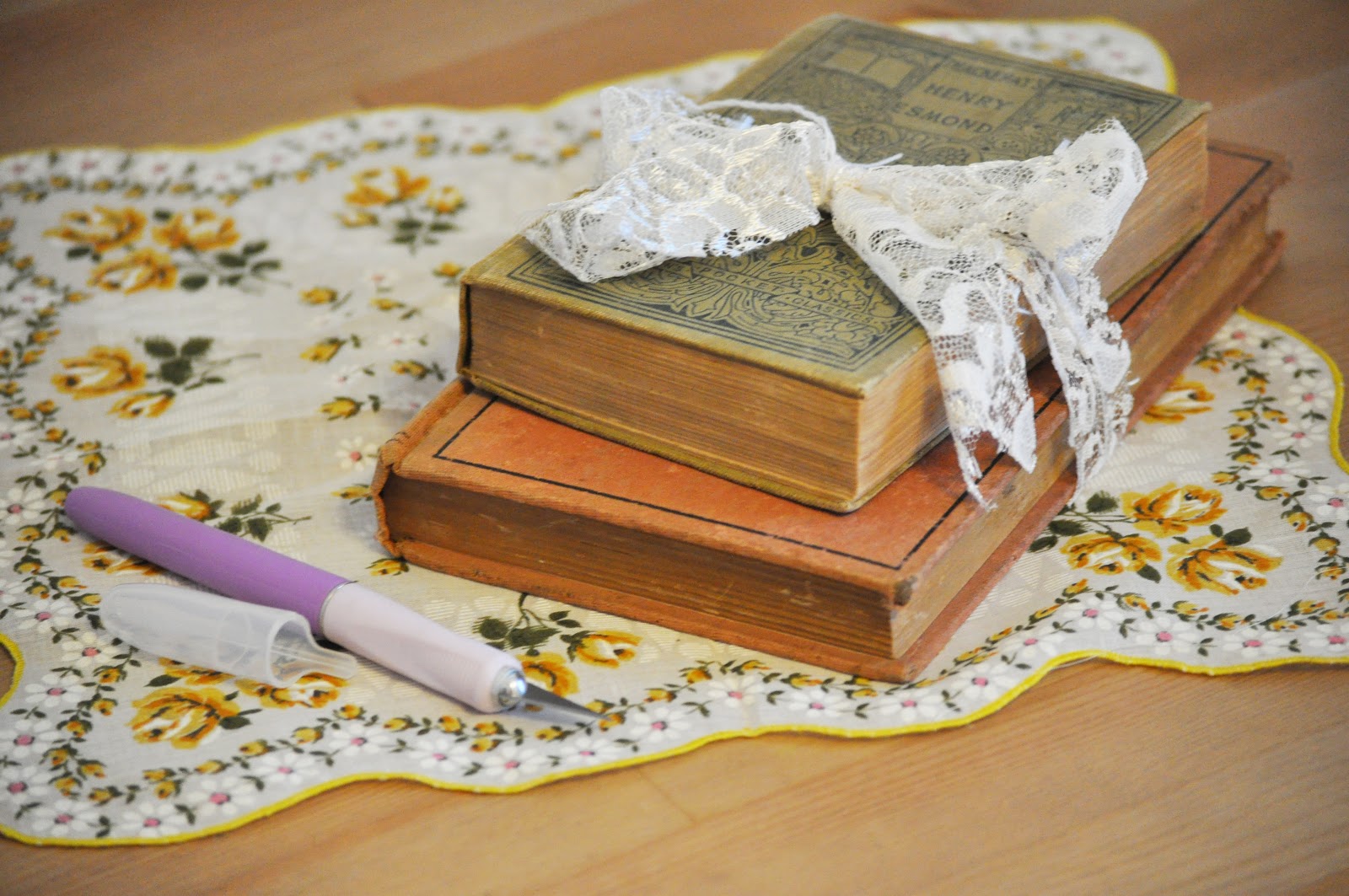 Pie N' the Sky 12 Days of DIY // jewelry book box