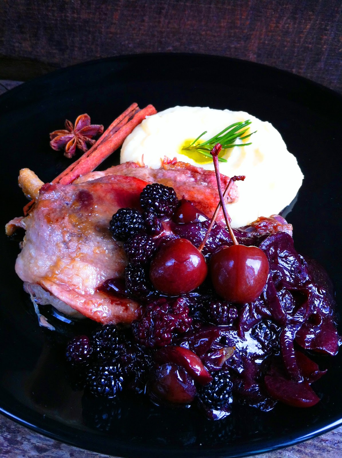 Fabsfood: Pato confitado con salsa de frutos rojos y especias de Navidad