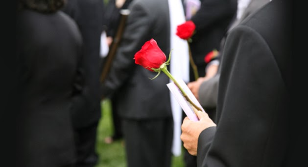 8 reglas para ir vestid@ a un funeral - Qué Acierto