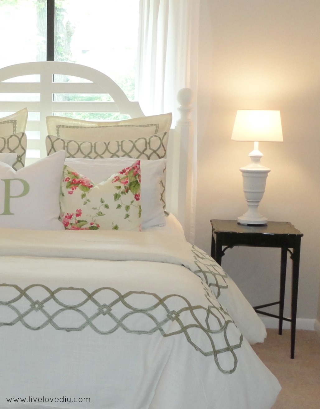 Livelovediy Decorating Bedrooms With Secondhand Finds | livelovediy decorating bedrooms with secondhand finds Livelovediy Decorating Bedrooms With Secondhand Finds | livelovediy decorating bedrooms with secondhand finds