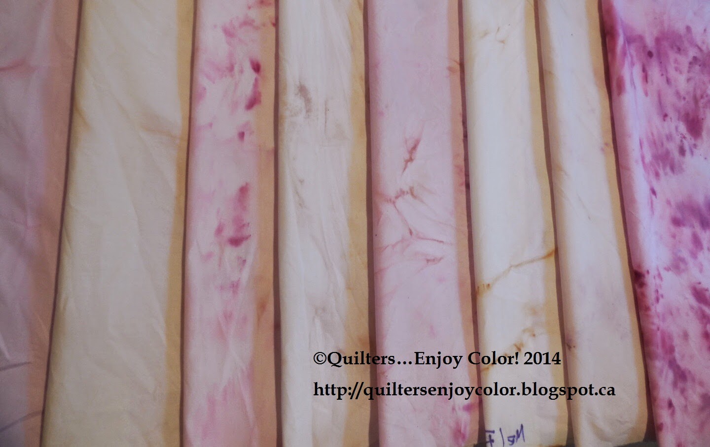 QUILTERS...ENJOY COLOR! Tea Dye Tutorial