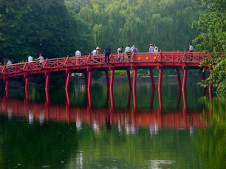 rote Brücke hoan kiem