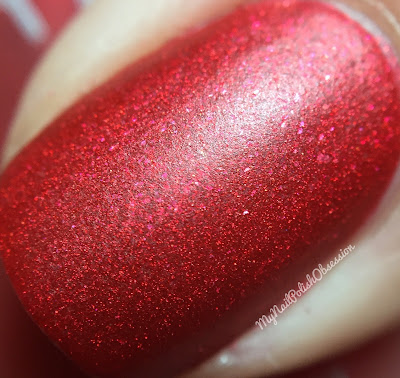 Zoya Matte Velvet Holiday; Amal Zoya Matte Velvet Holiday; Amal