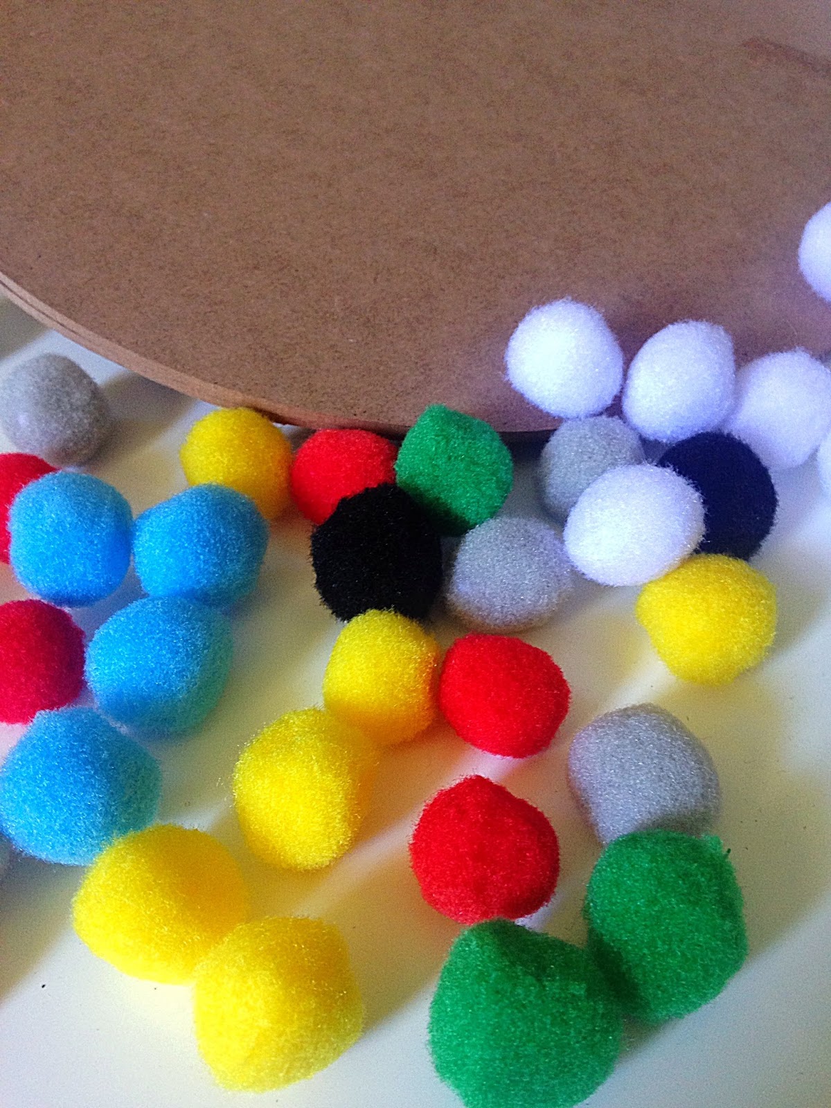 CraftyPJMum DIY FELT BALL TRIVET