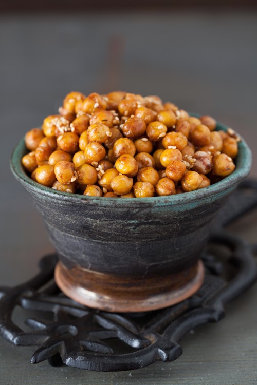 Roasted Chickpeas with Ginger, Spices & Sesame Seeds Tasty Snack