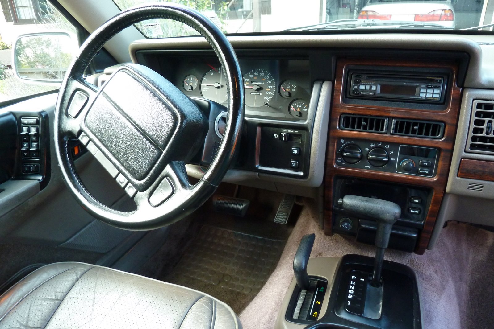 1994 Jeep Grand Cherokee Interior Pictures
