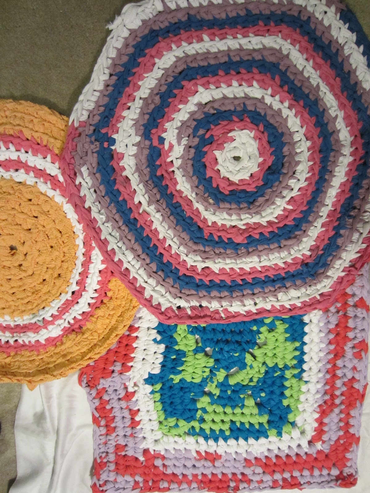 Crochet Blog JellyBeanster Yummy Tshirt yarn crochet rugs!